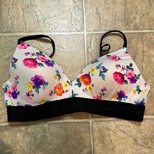 Wear everywhere wireless bra. Pink. 36B